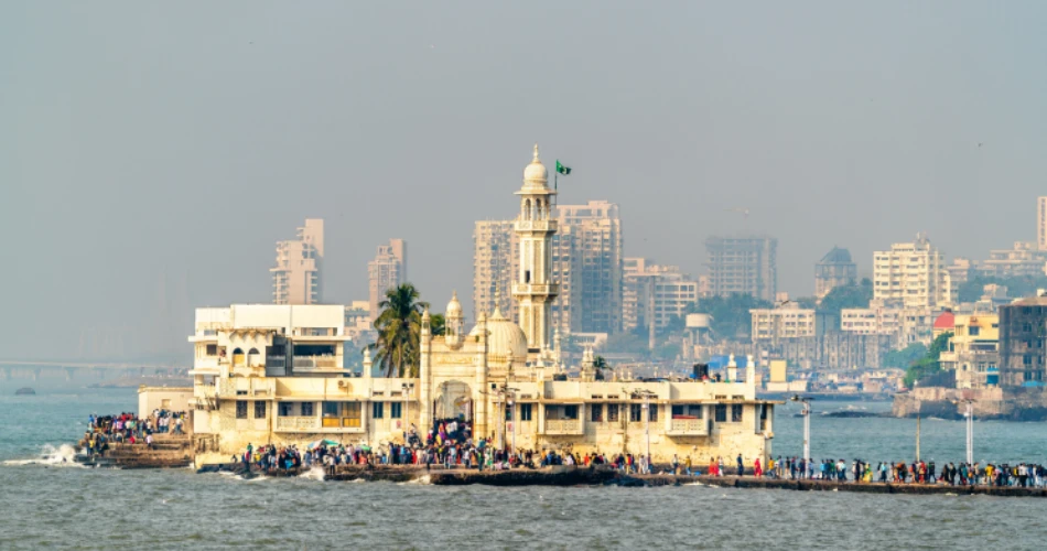 Haji Ali Dargah. Iman dan Seni Bina di Tengah Laut