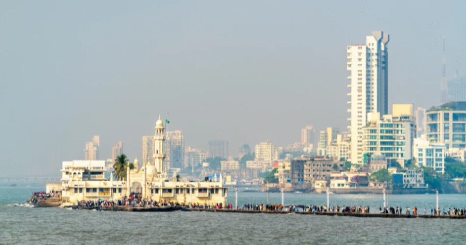 Haji Ali Dargah. Iman dan Seni Bina di Tengah Laut