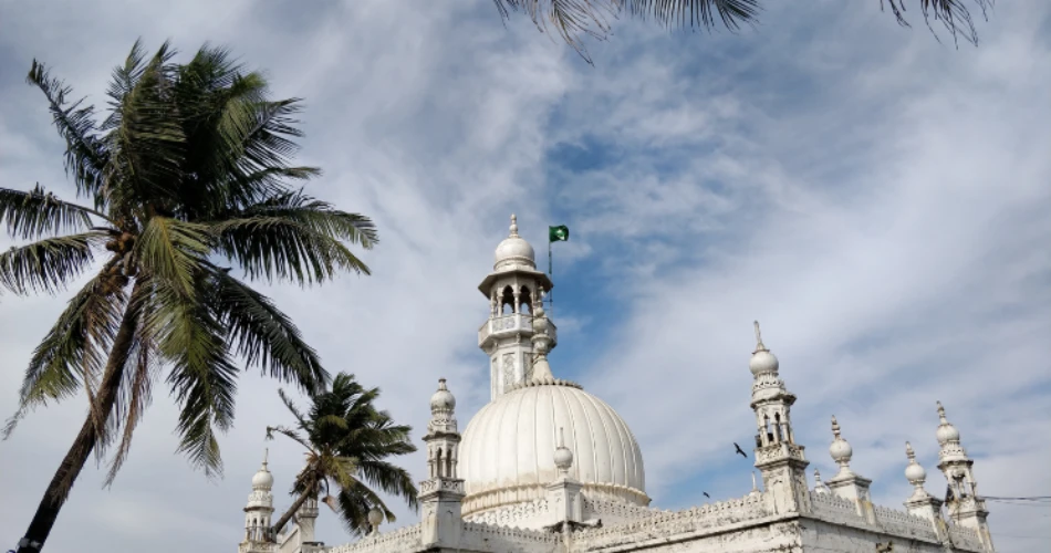 Haji Ali Dargah. Iman dan Seni Bina di Tengah Laut