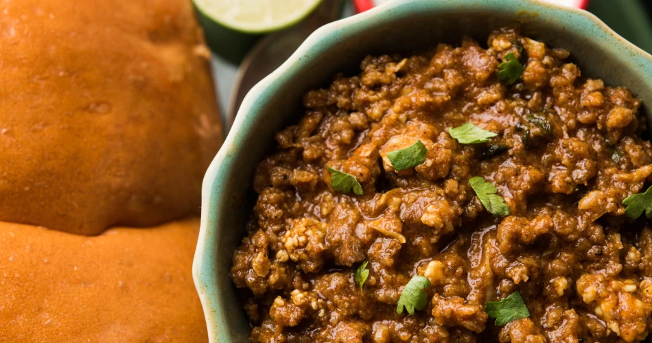 Flavors of Mumbai: Must-Try Street Food Beyond Pav Bhaji
